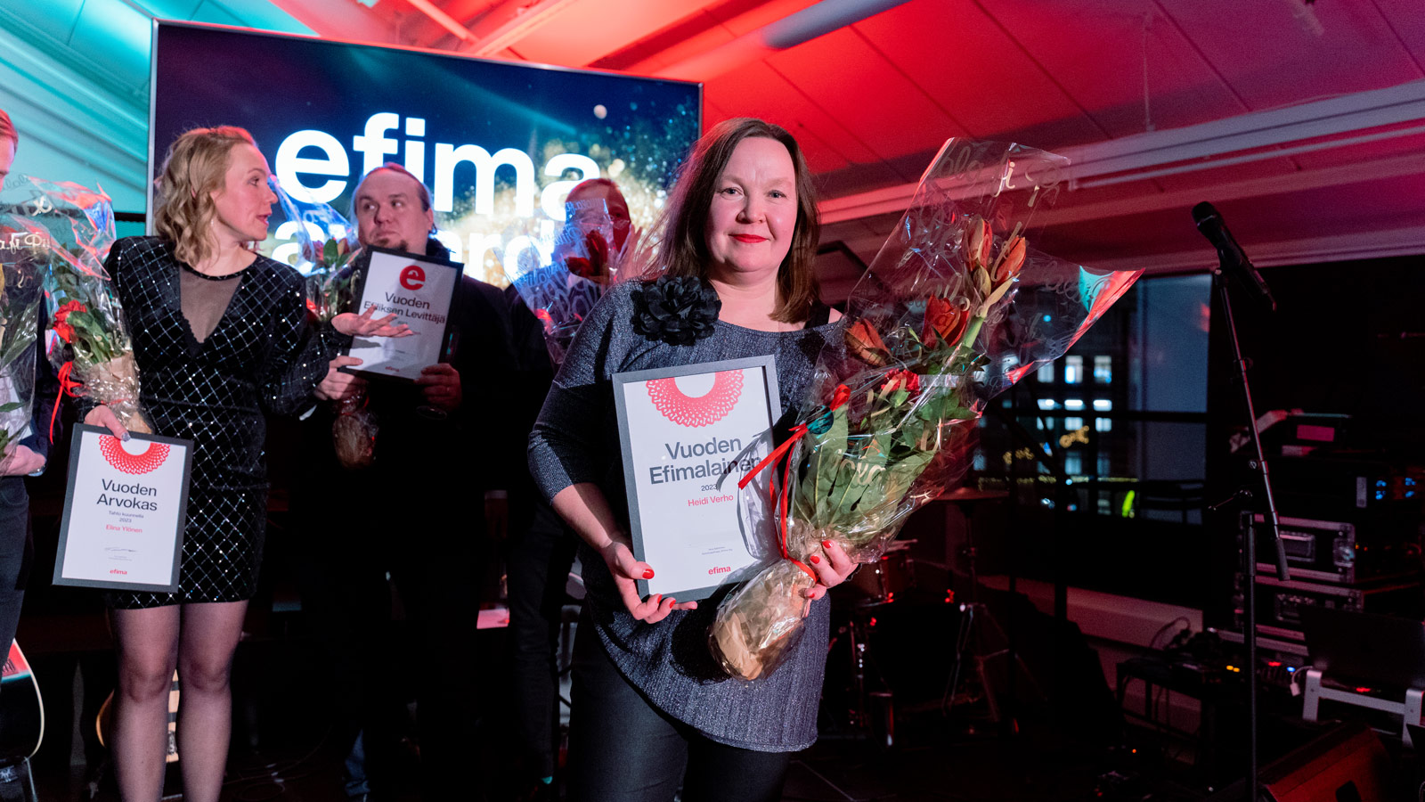 Vuoden-efimalainen-Heidi-web-1 Vuoden efimalaiseksi palkittu Heidi kollegoineen palkinnonjaon jälkeisissä tunnelmissa